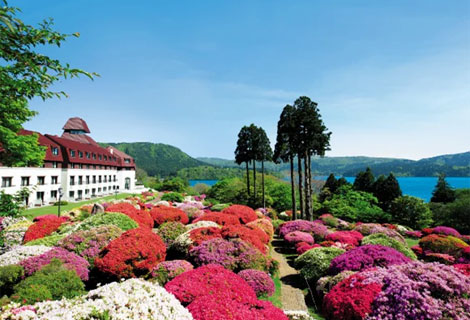 小田急 山のホテルのツツジ庭園と芦ノ湖