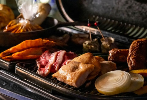 バーベキューグリルで仕上げる温製料理