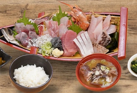 地元食材を使用した船定食